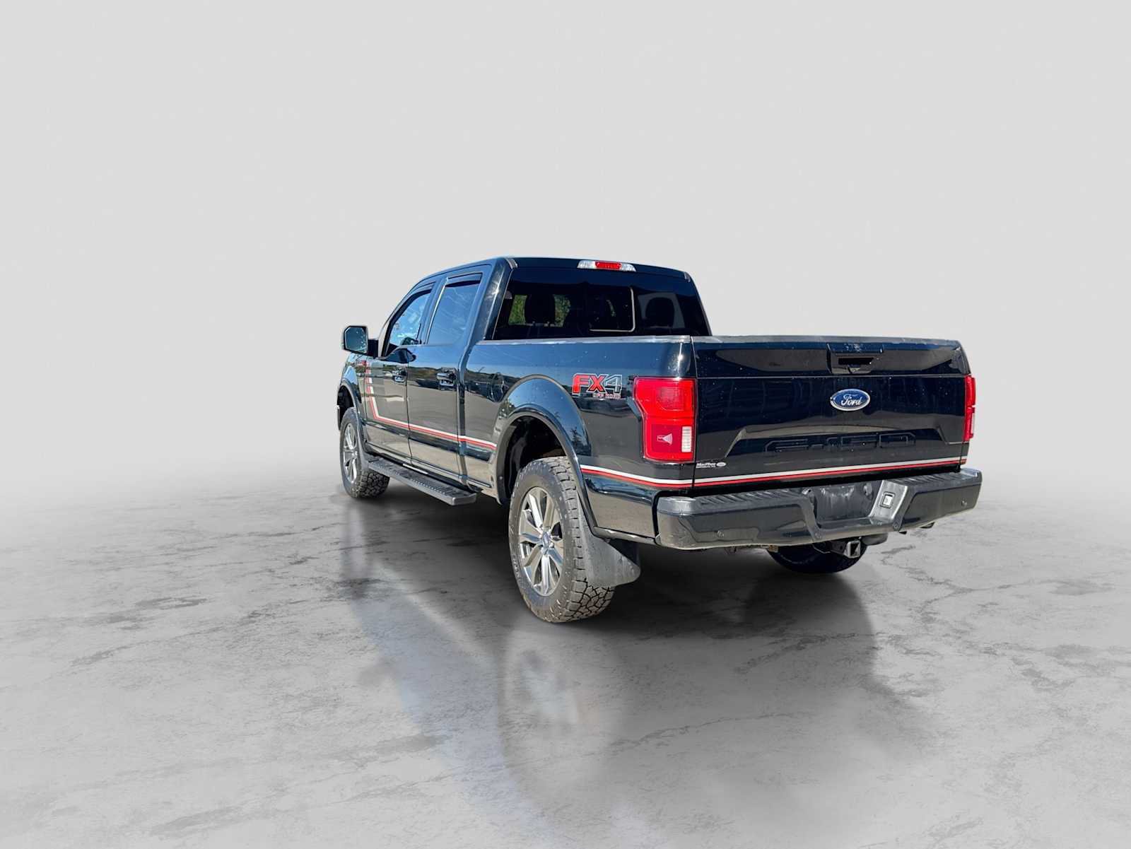 Used 2018 Ford F150 Lariat w/ Equipment Group 502A Luxury AWD/4WD image 4