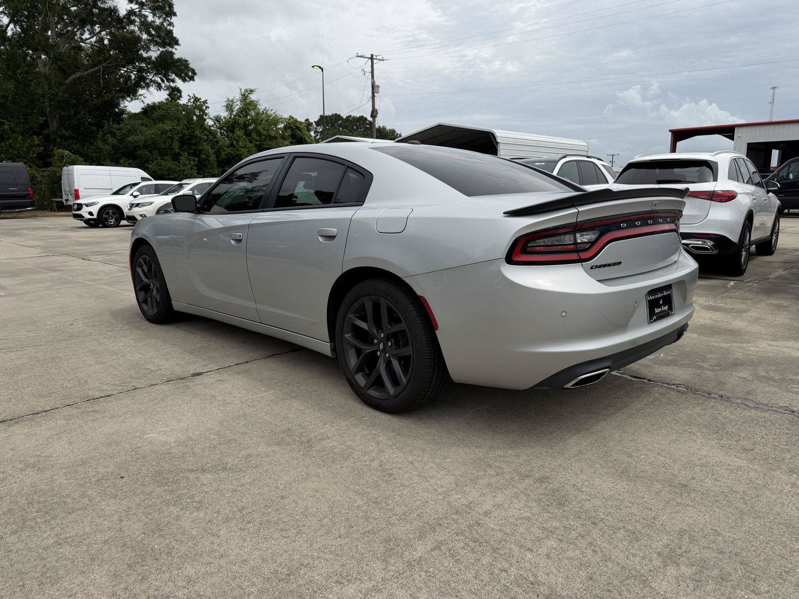 Used 2019 Dodge Charger SXT w/ Blacktop Package RWD image 19