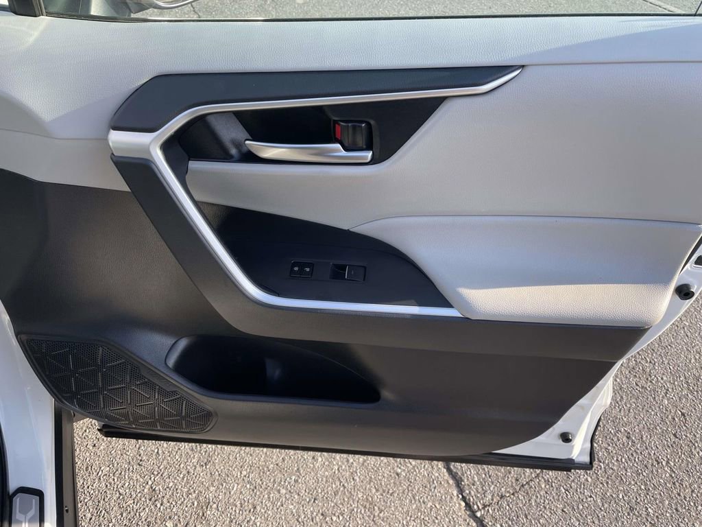 Used 2024 Toyota RAV4 XLE w/ Convenience Package image 47