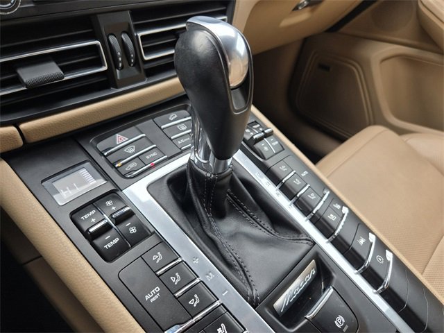 Used 2020 Porsche Macan image 32