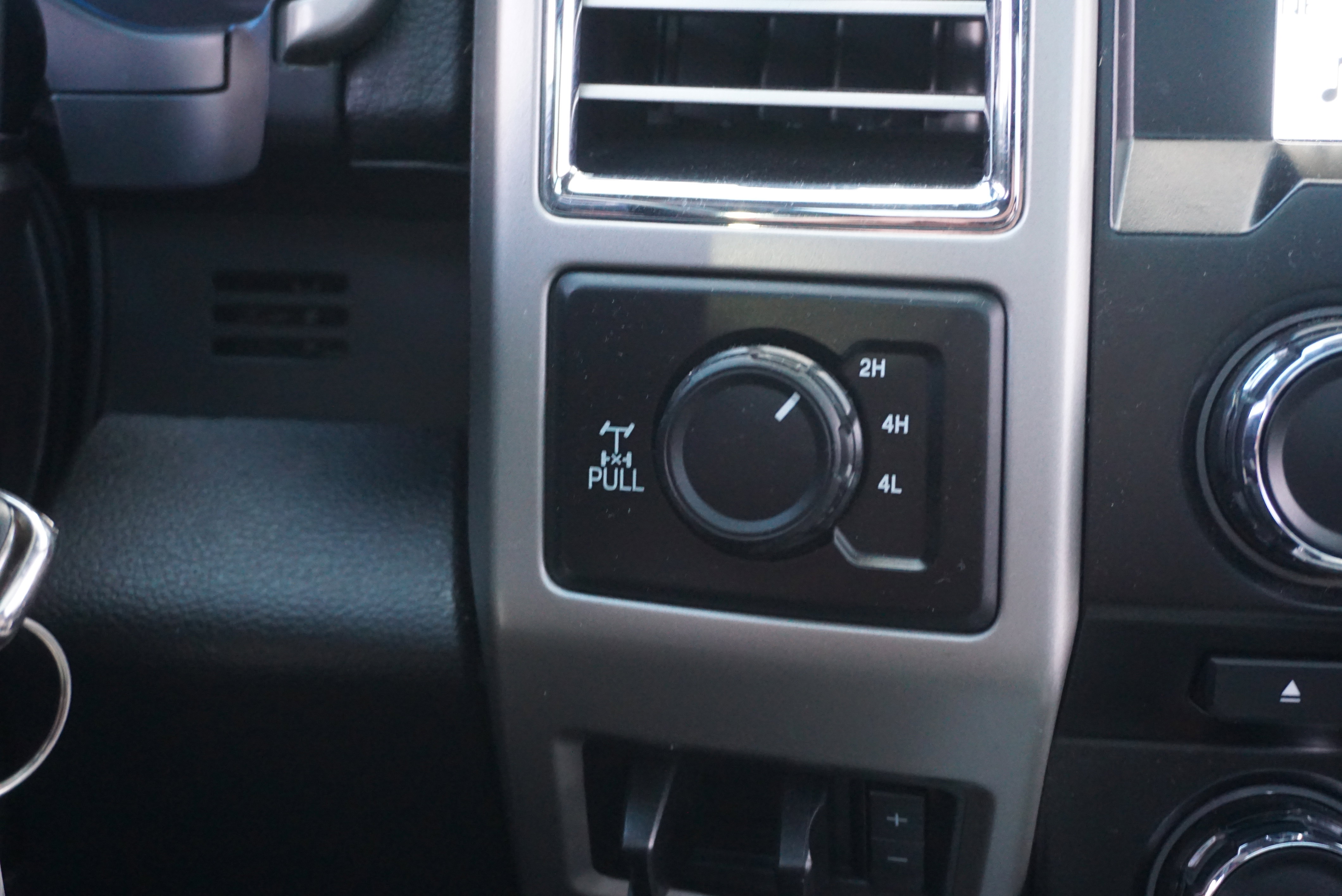 Used 2017 Ford F250 Lariat w/ FX4 Off-Road Package image 12