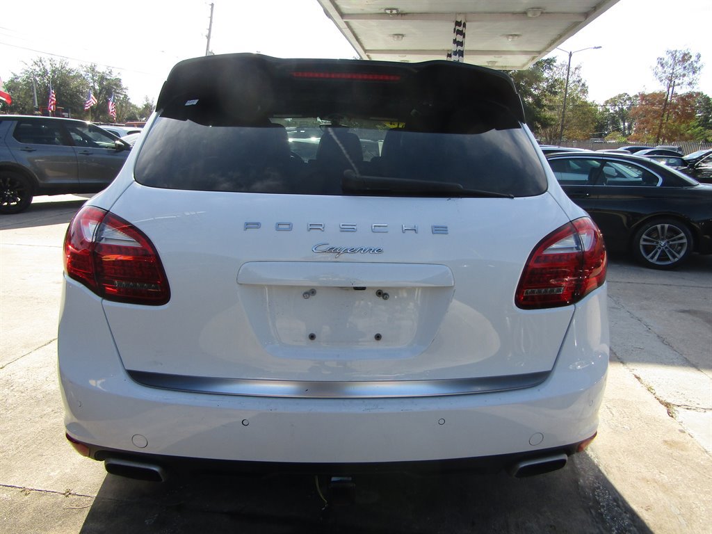 Used 2014 Porsche Cayenne AWD/4WD image 3