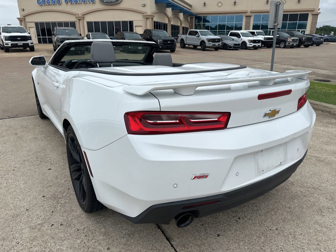 Used 2017 Chevrolet Camaro LT RWD image 9