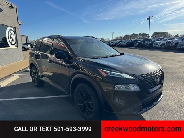 Used 2023 Nissan Rogue SV w/ SV Premium B Package image 2