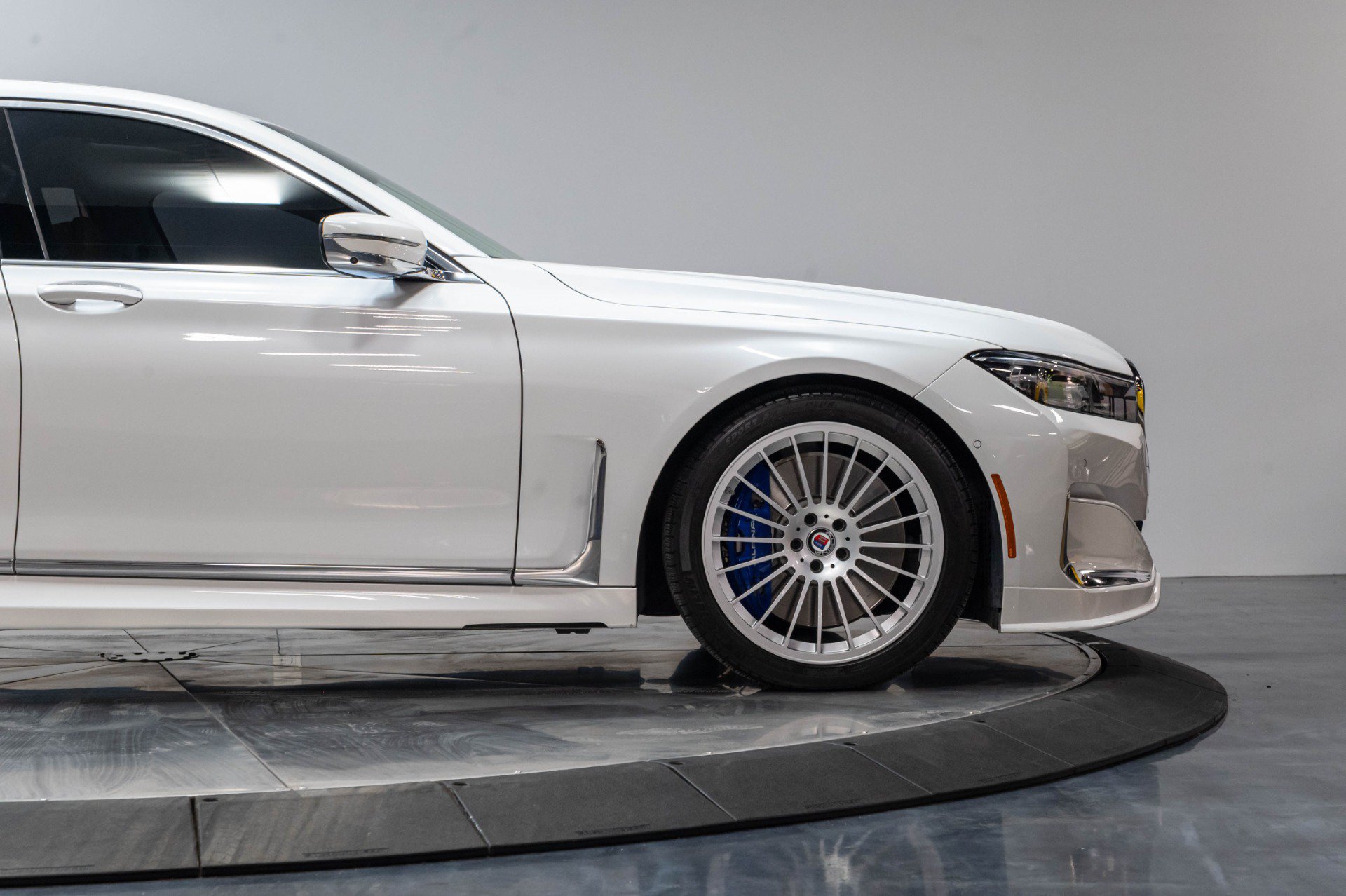 Used 2022 BMW ALPINA B7 xDrive AWD/4WD image 58
