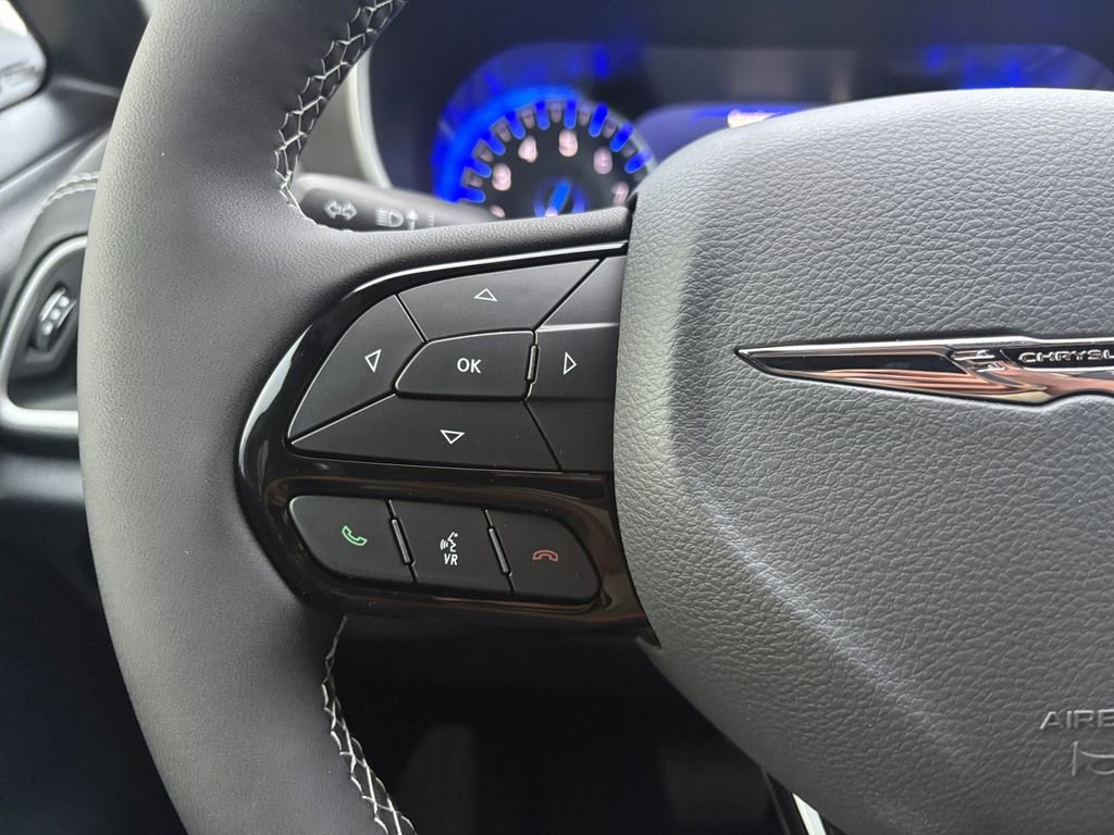 New 2026 Chrysler Pacifica Select image 21