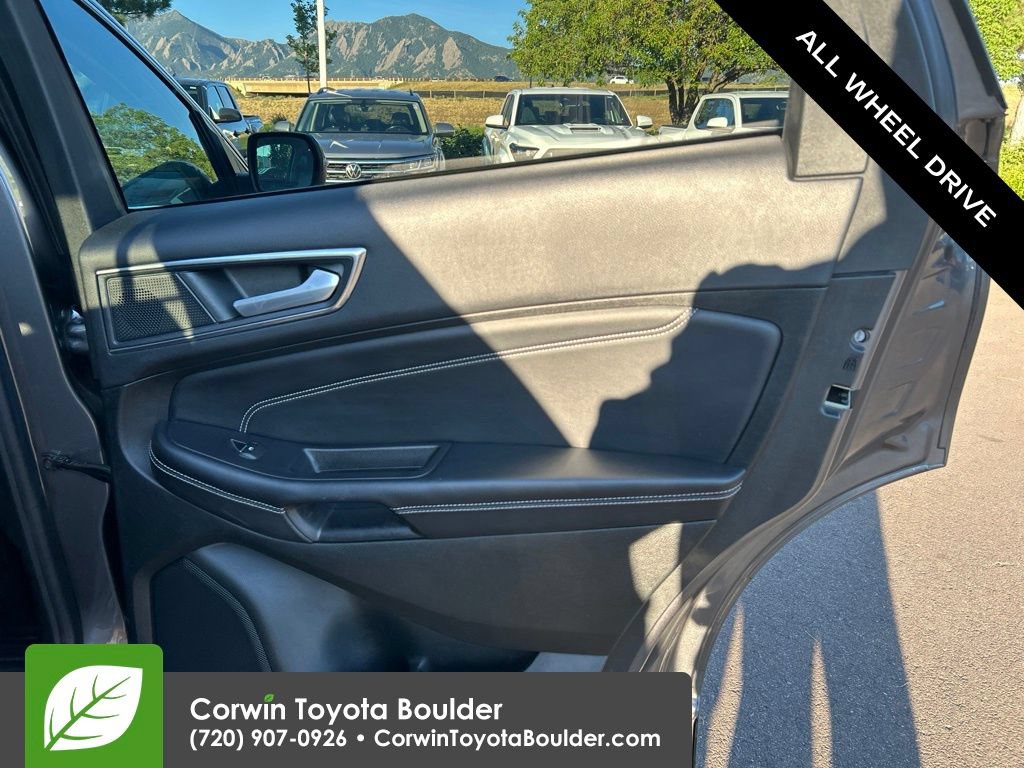 Used 2022 Ford Edge Titanium AWD/4WD image 14