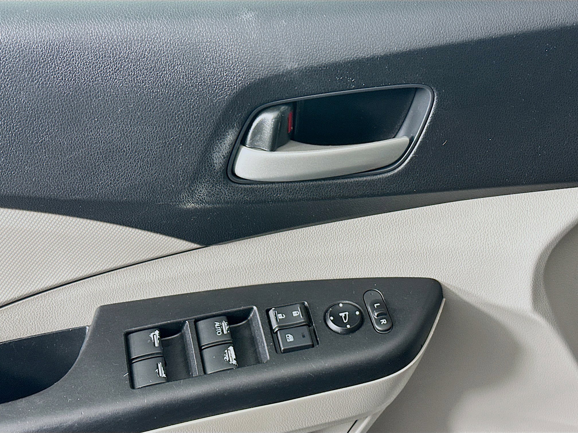 Used 2012 Honda CR-V LX image 15