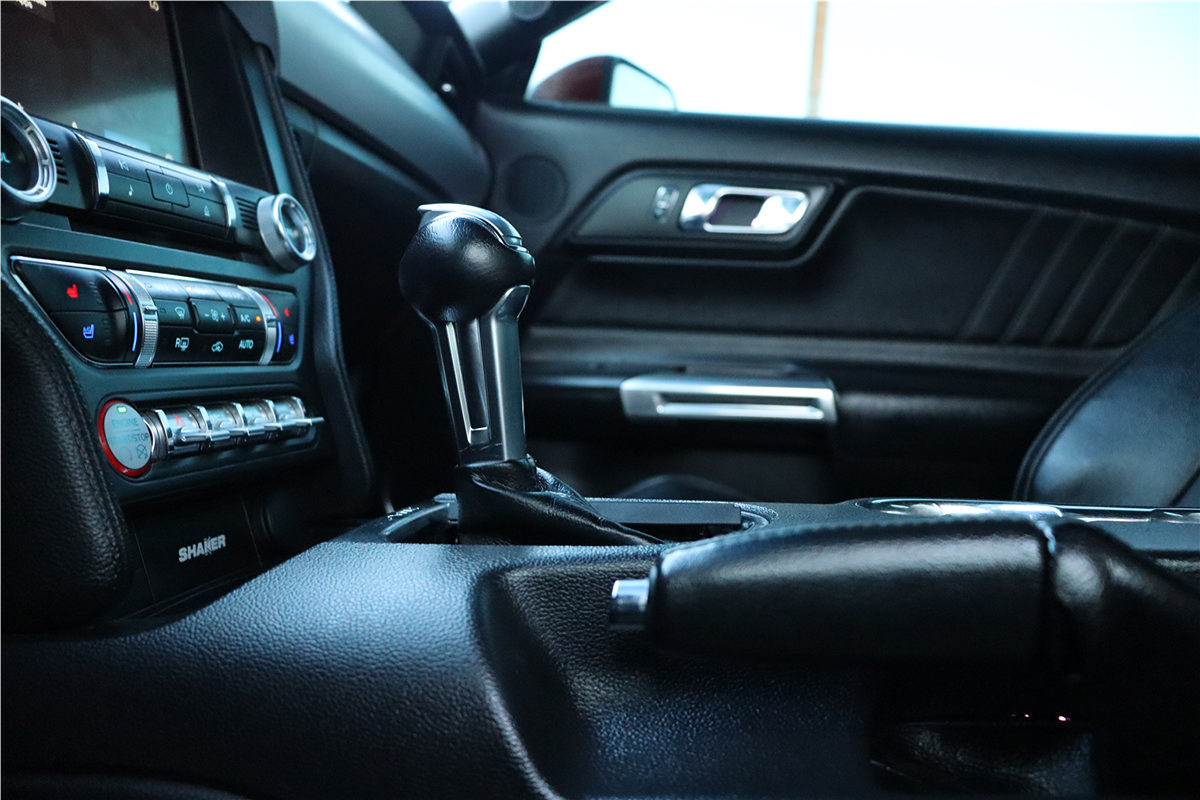 Used 2017 Ford Mustang Premium RWD image 39