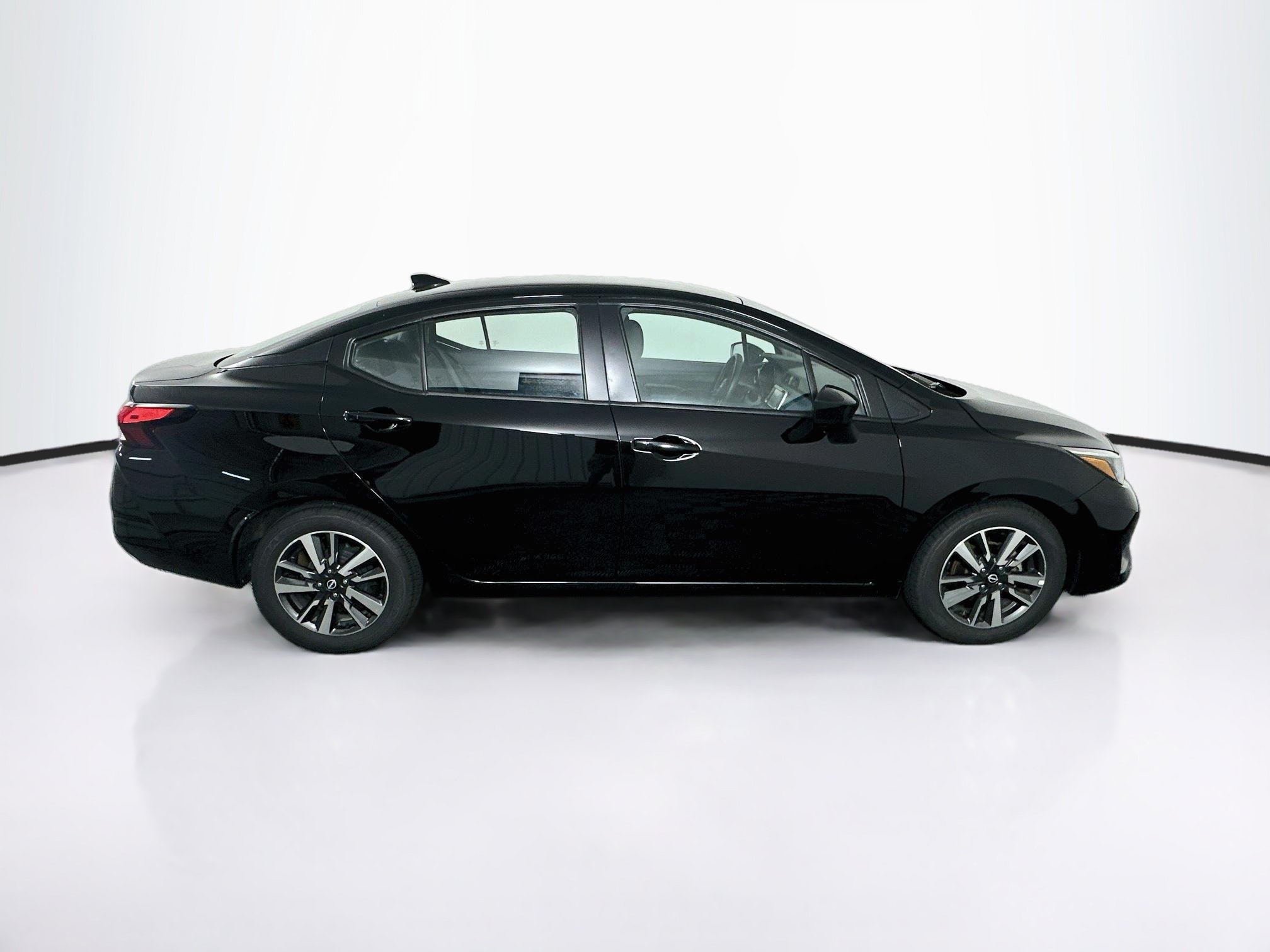 Used 2025 Nissan Versa SV FWD image 10