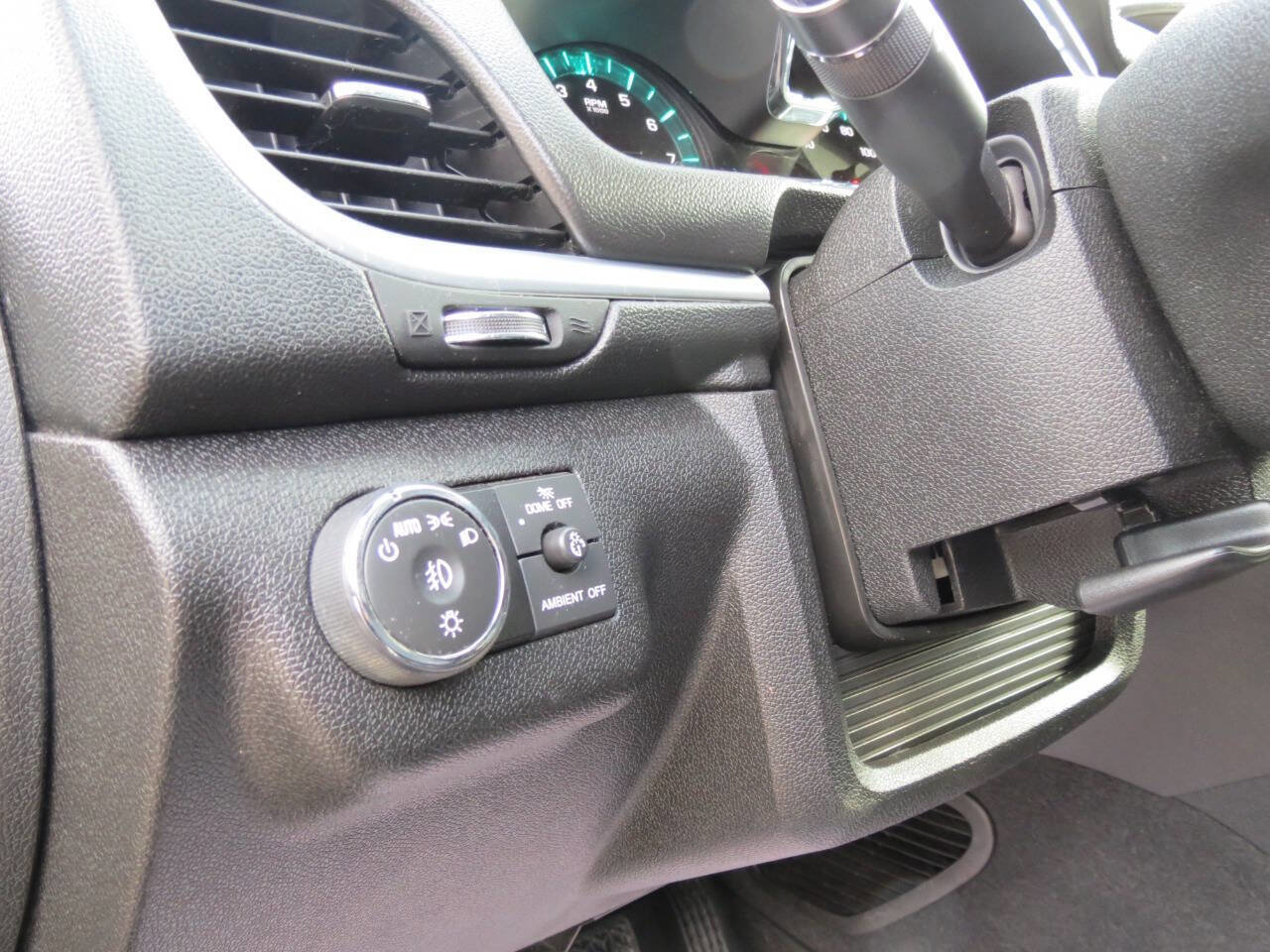 Used 2014 Chevrolet Traverse LT image 9