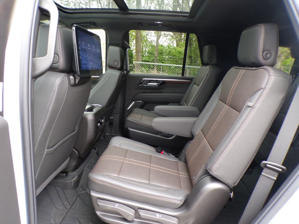 New 2026 Chevrolet Tahoe High Country AWD/4WD image 18