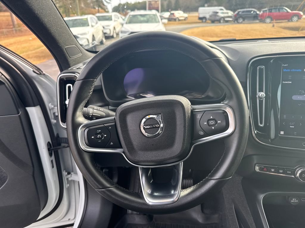 Certified 2023 Volvo C40 P8 Recharge Ultimate w/ Protection Package Premier image 18