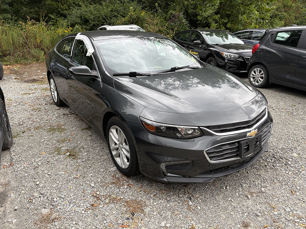 Used 2017 Chevrolet Malibu LT FWD image 4