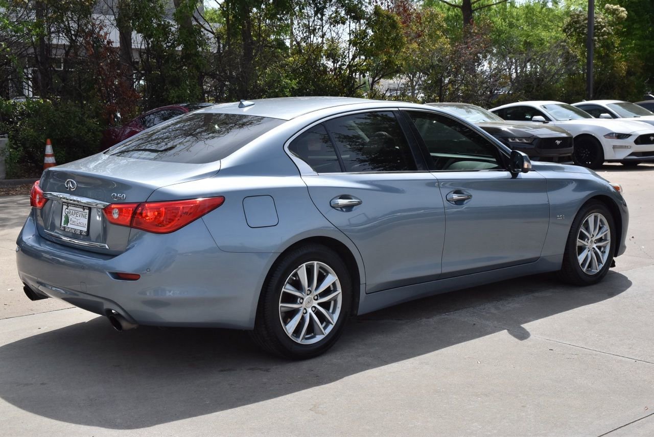 Used 2016 INFINITI Q50 3.0t Premium w/ Driver Assistance Package image 7