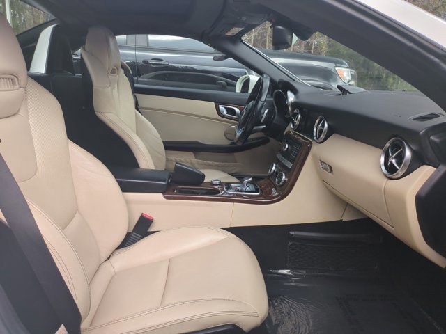 Used 2017 Mercedes-Benz SLC 300 image 22