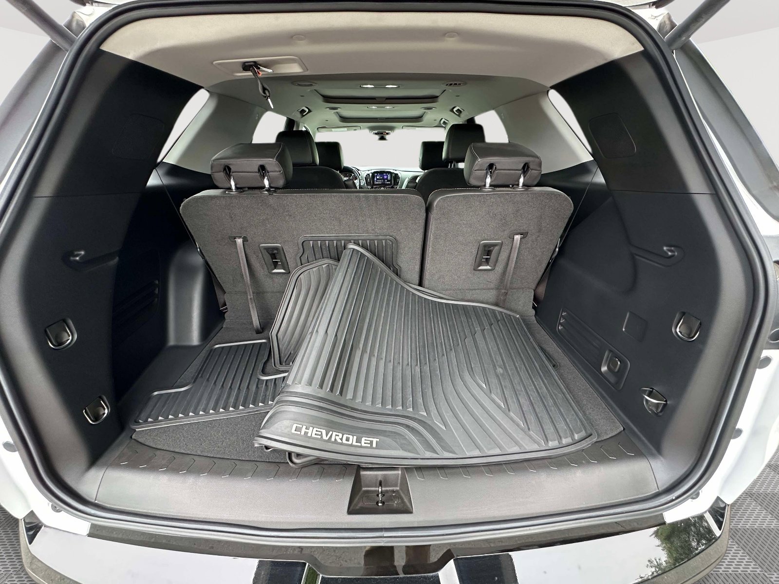 Used 2020 Chevrolet Traverse Premier w/ Redline Edition AWD/4WD image 38