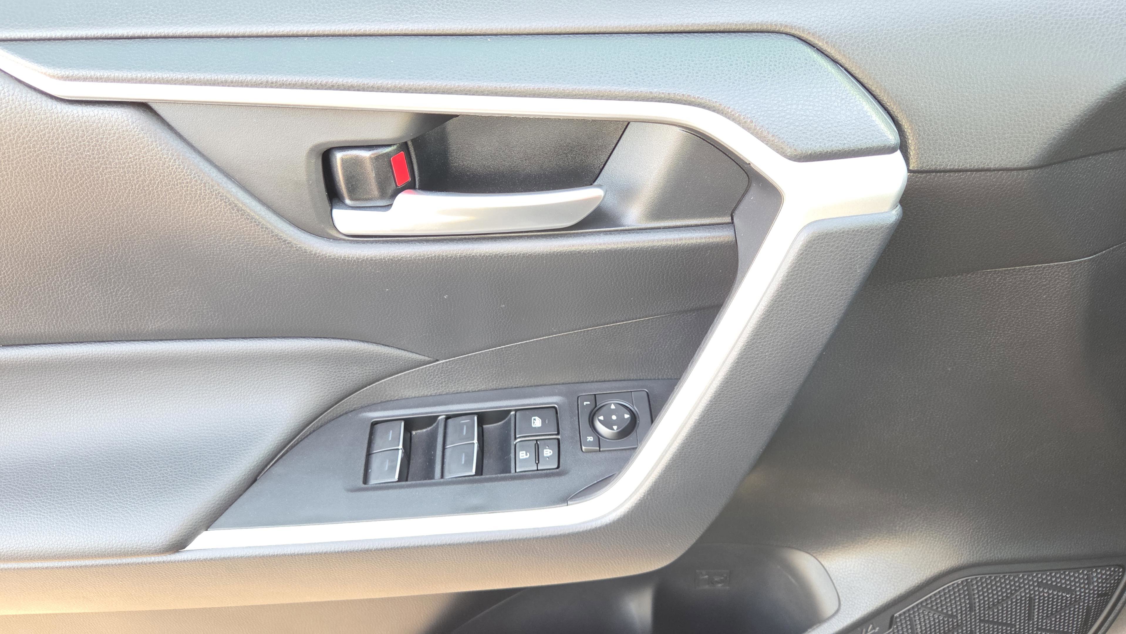 Certified 2025 Toyota RAV4 XLE image 23