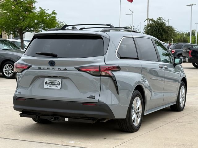 Used 2022 Toyota Sienna XLE Woodland Edition AWD/4WD image 4