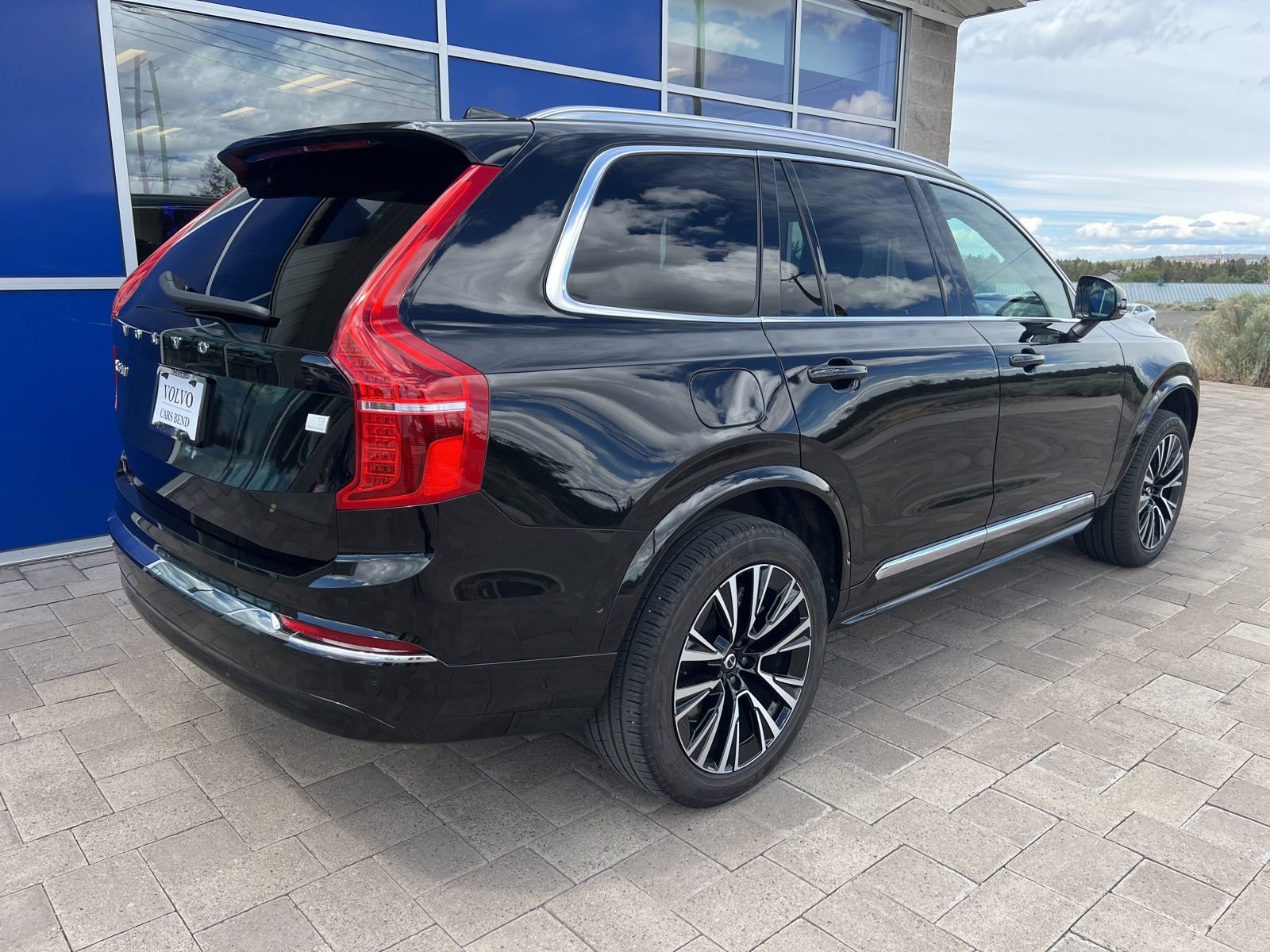 Used 2023 Volvo XC90 T8 Plus AWD/4WD image 6
