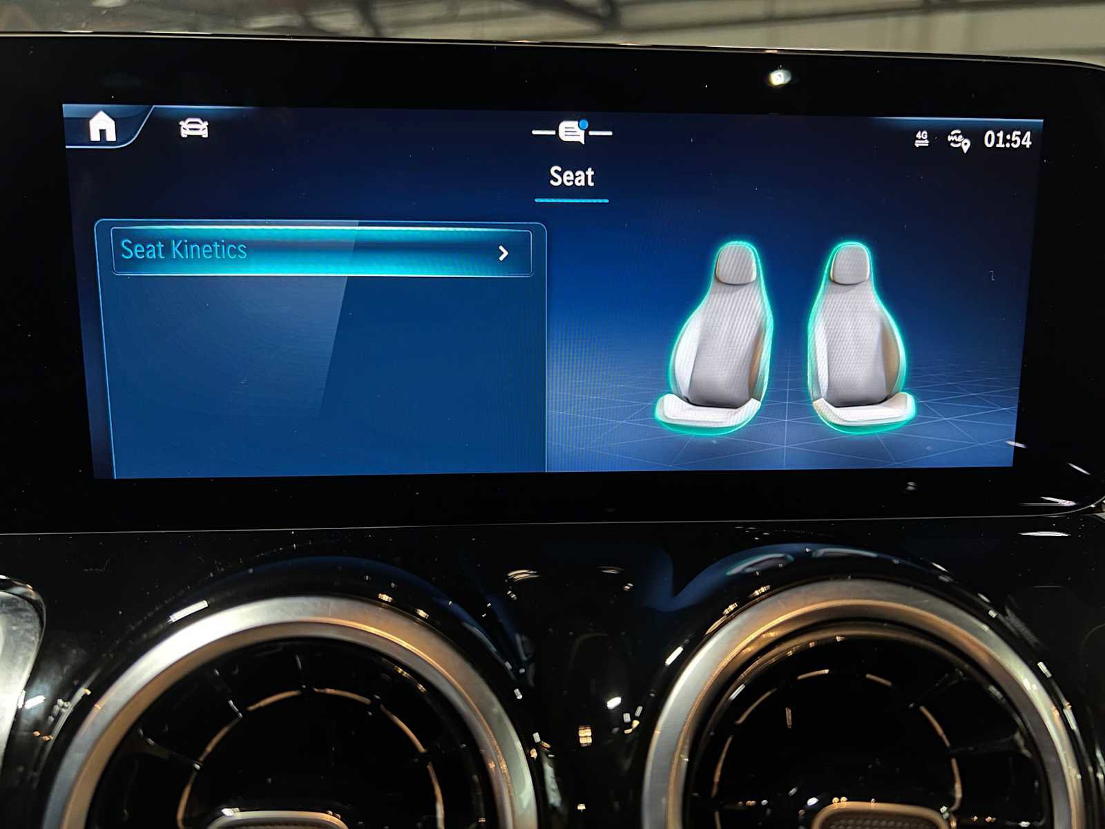 Certified 2025 Mercedes-Benz GLB 250 4MATIC image 32