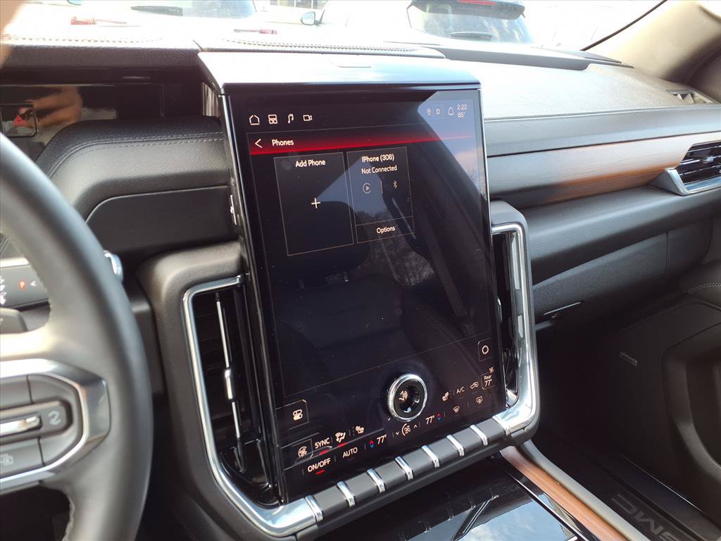 Used 2025 GMC Yukon Denali AWD/4WD image 7