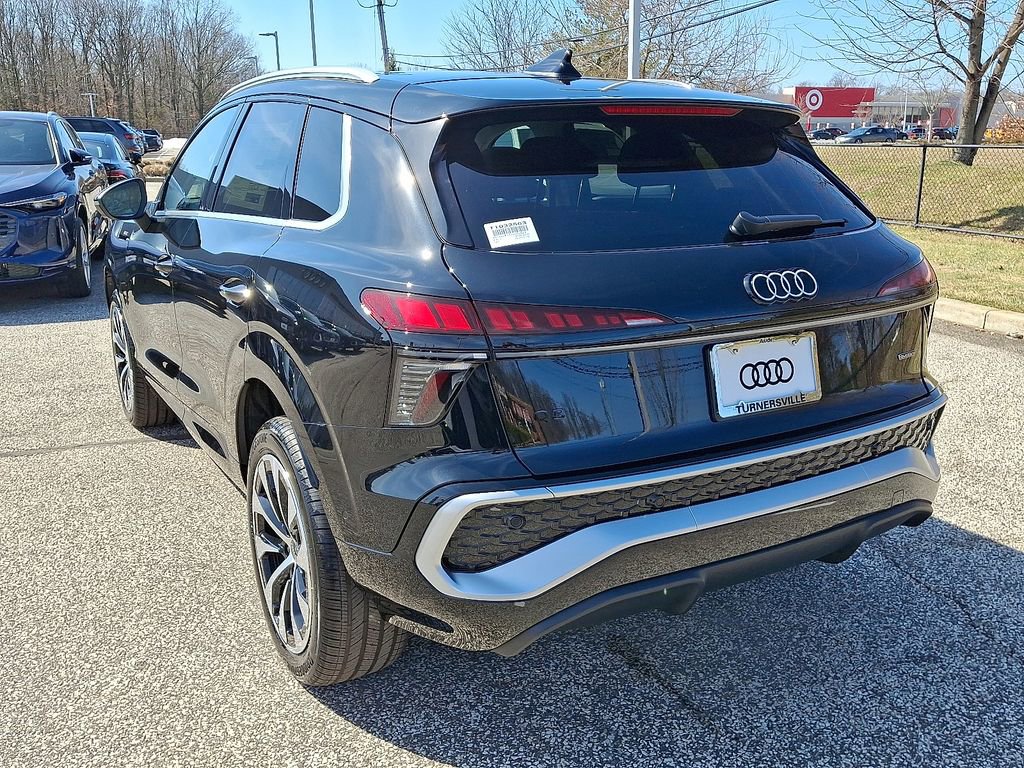 New 2026 Audi Q3 quattro 2.0T AWD/4WD image 3