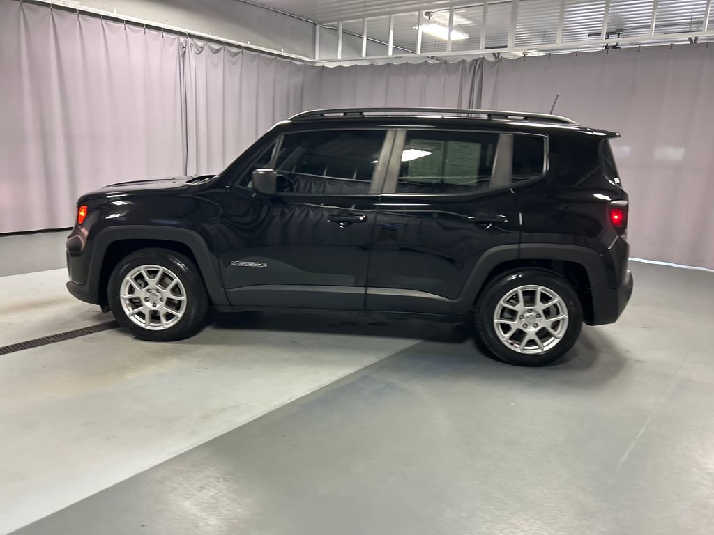 Used 2020 Jeep Renegade Sport w/ Sport Appearance Group FWD image 4