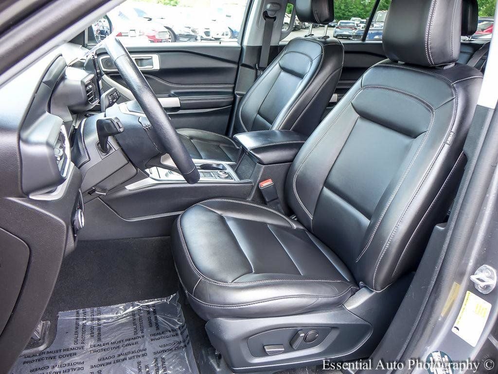 Used 2024 Ford Explorer XLT w/ Equipment Group 202A AWD/4WD image 9