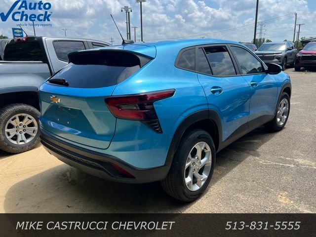 Used 2025 Chevrolet Trax LS w/ LS Convenience Package FWD image 3