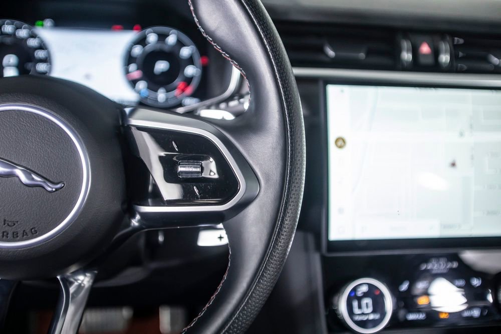 Used 2021 Jaguar F-PACE SVR image 41