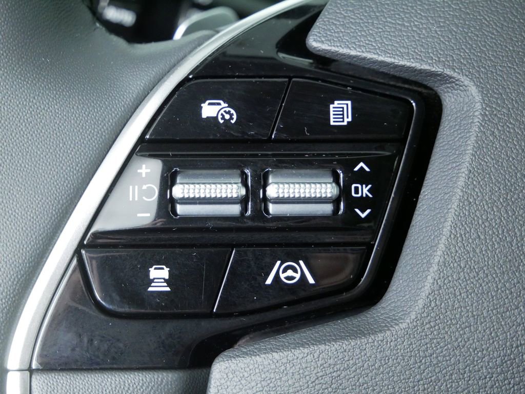Certified 2023 Kia Niro SX Touring image 24