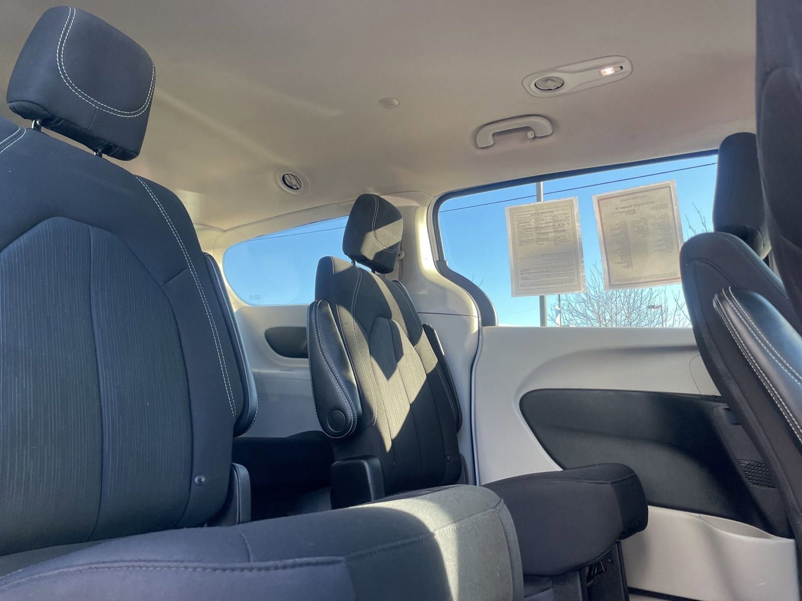 Used 2023 Chrysler Voyager LX FWD image 13