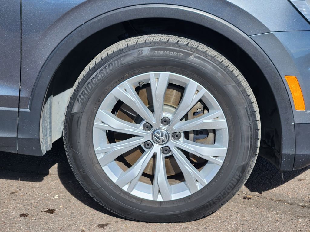 Used 2018 Volkswagen Tiguan SE w/ Panoramic Sunroof Package image 29