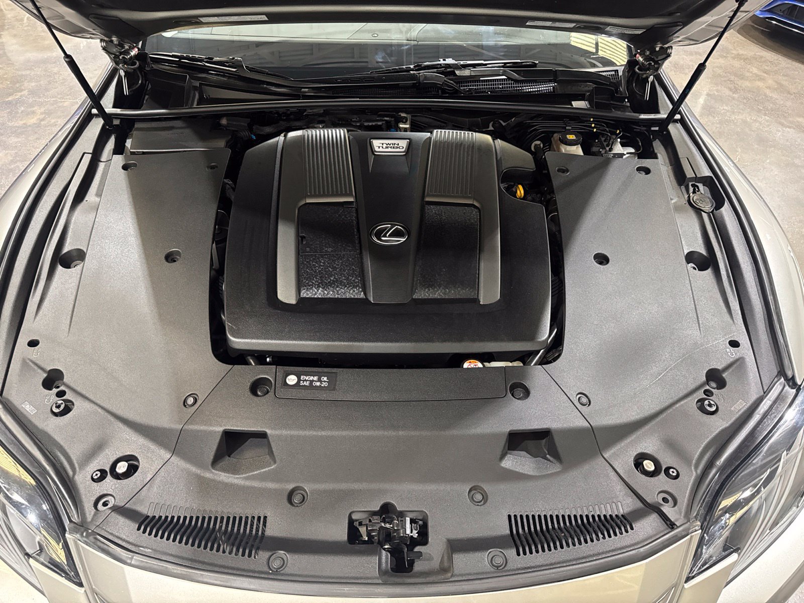 Used 2018 Lexus LS 500 w/ Accessory Package (Z2) RWD image 42