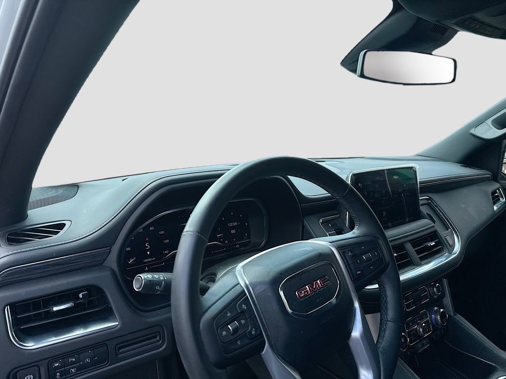 Used 2024 GMC Yukon XL SLT w/ SLT Luxury Package image 12