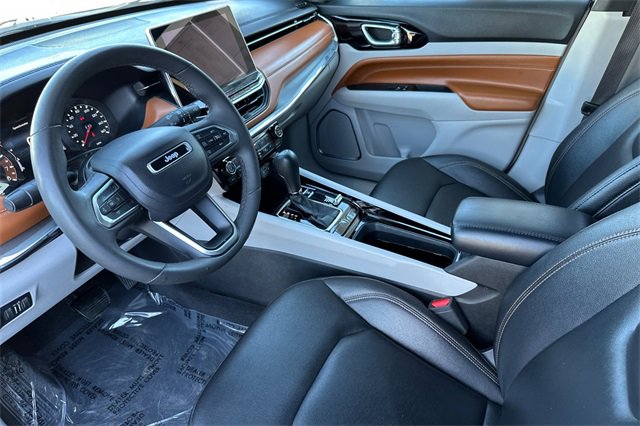 Certified 2024 Jeep Compass Limited image 2