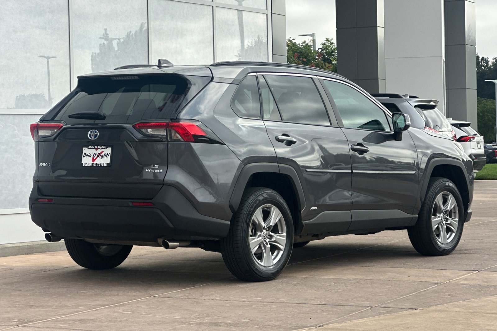 Certified 2023 Toyota RAV4 LE AWD/4WD image 4