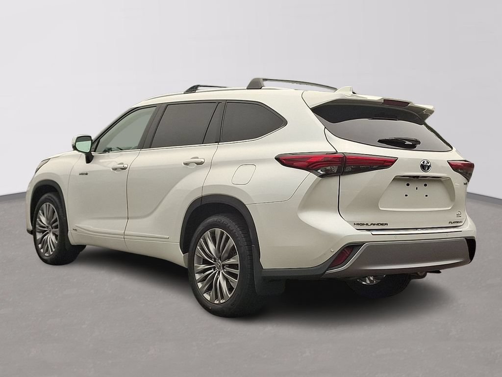 Used 2021 Toyota Highlander Platinum AWD/4WD image 4