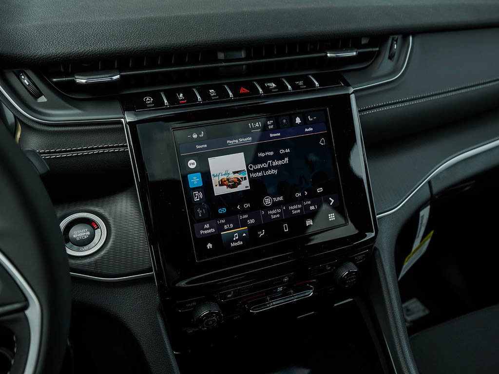 New 2025 Jeep Grand Cherokee Laredo X w/ Luxury Tech Group I image 23