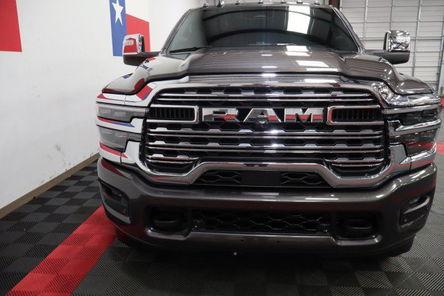 Used 2025 RAM 3500 Longhorn AWD/4WD image 4