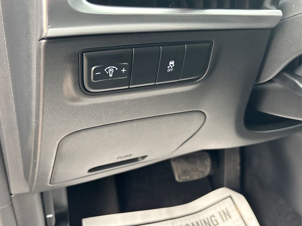 Certified 2025 Hyundai Tucson SE image 35