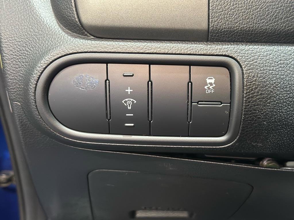 Used 2017 Kia Forte LX image 28