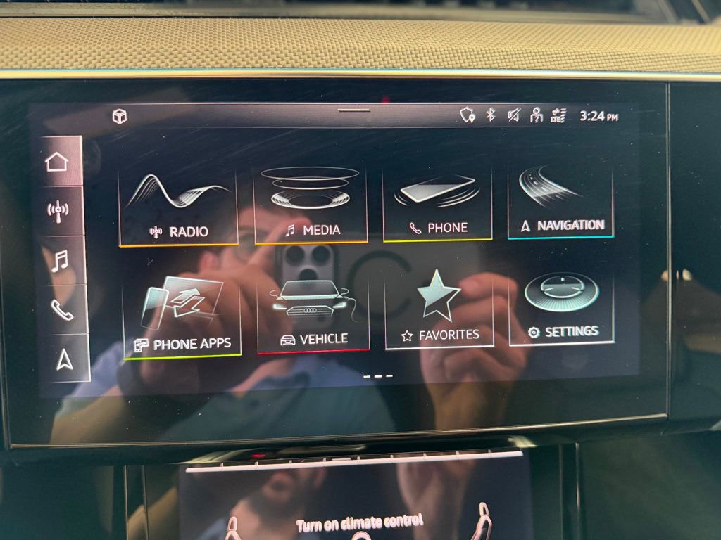 Used 2024 Audi SQ8 e-tron Premium Plus w/ AC Charging Package AWD/4WD image 23