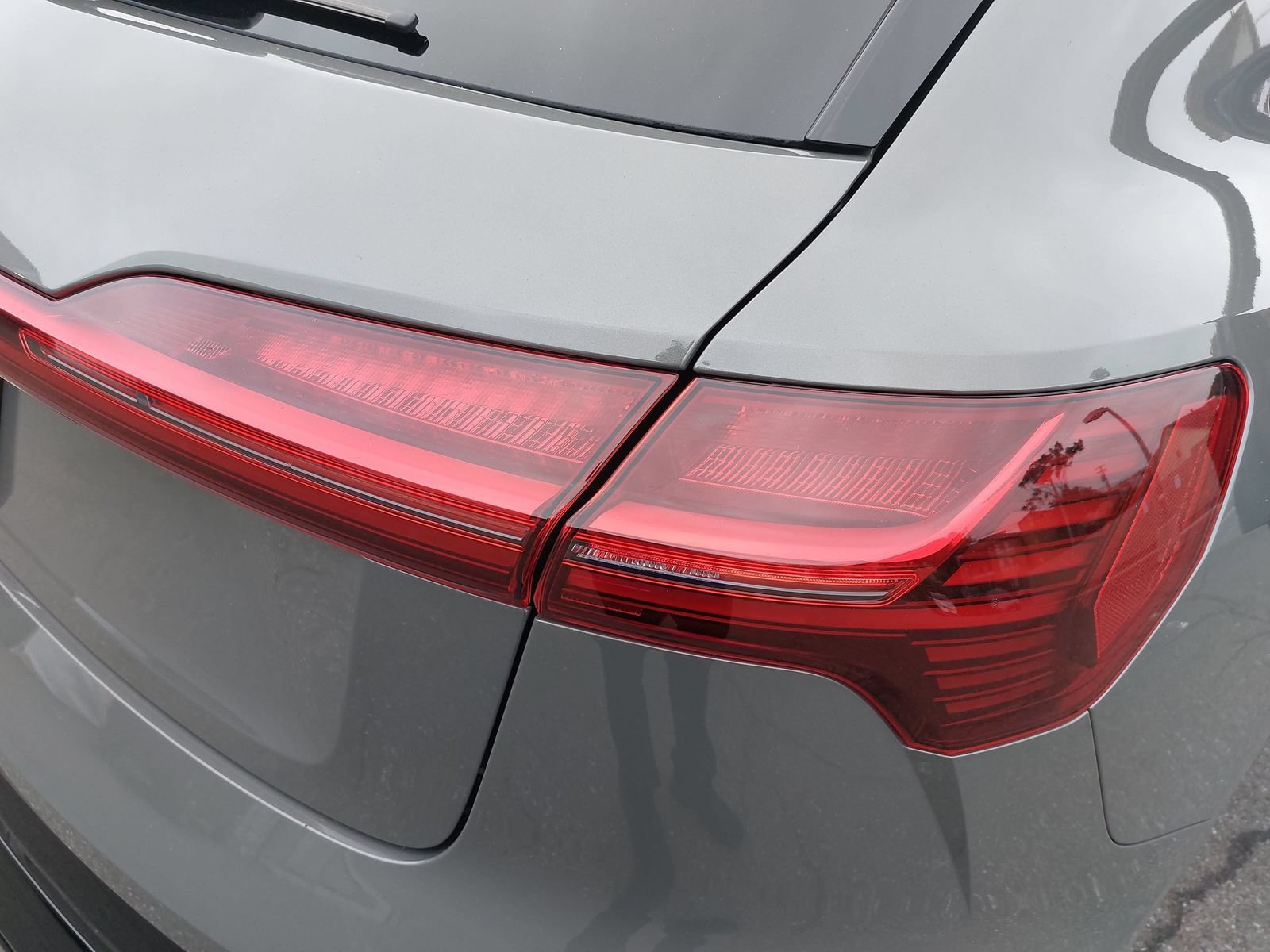Used 2024 Audi Q8 e-tron Premium Plus w/ Prestige Package AWD/4WD image 39