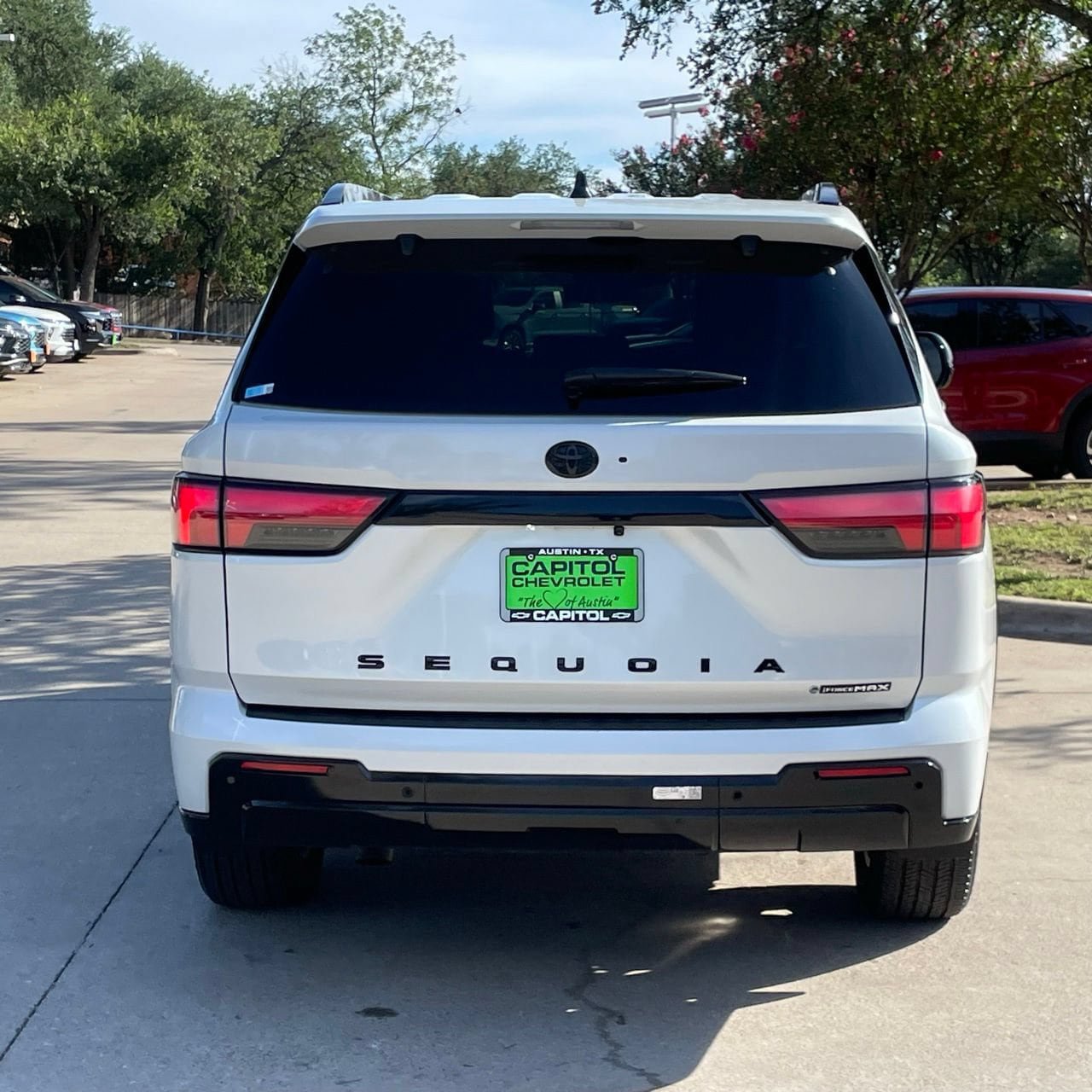 Used 2025 Toyota Sequoia Platinum AWD/4WD image 5