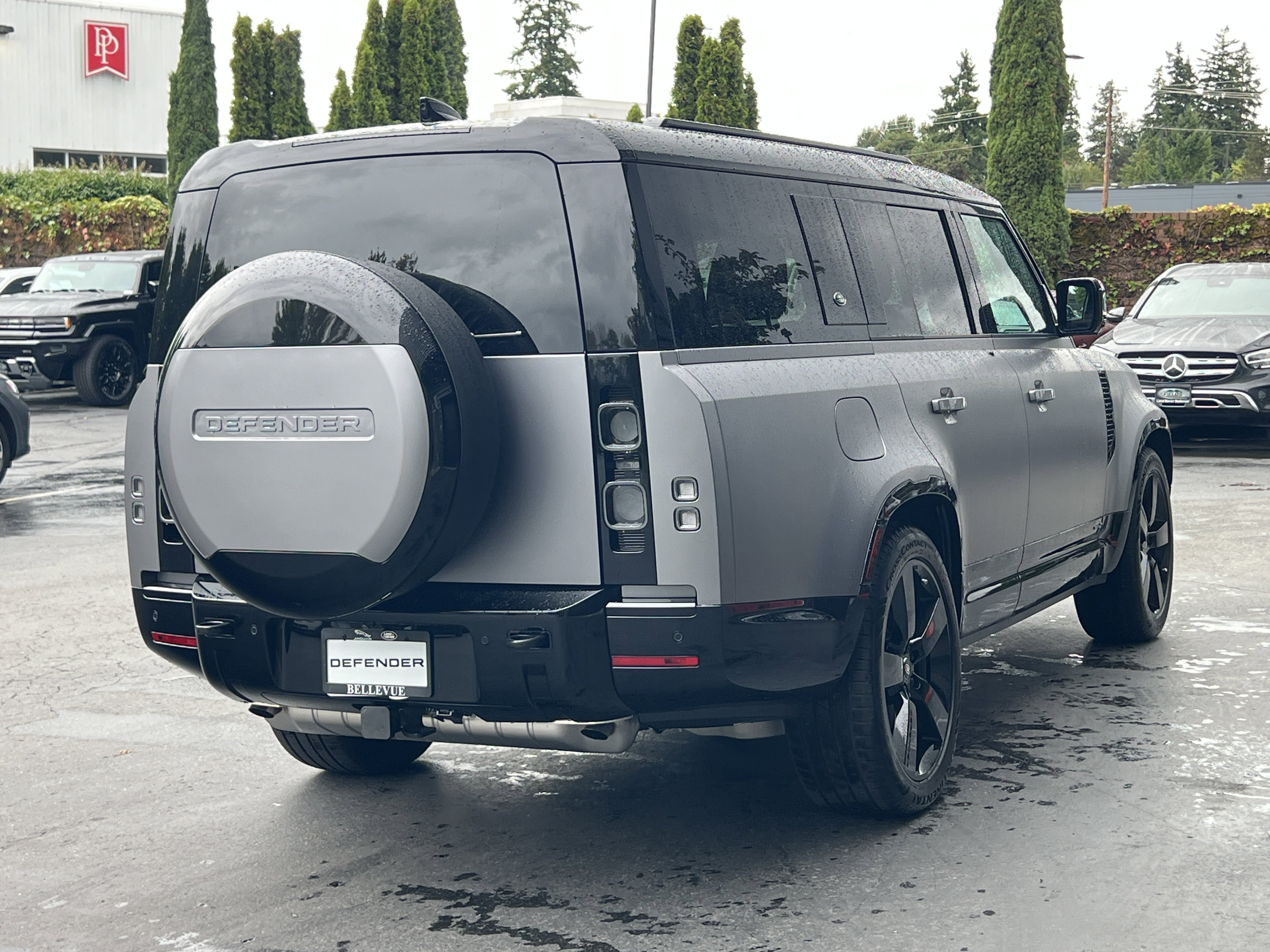 New 2024 Land Rover Defender 130 X image 8