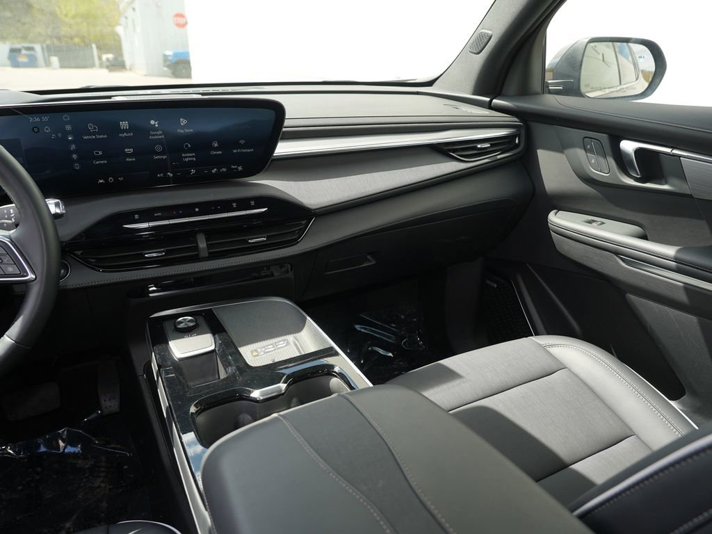 Used 2025 Buick Enclave Preferred AWD/4WD image 21