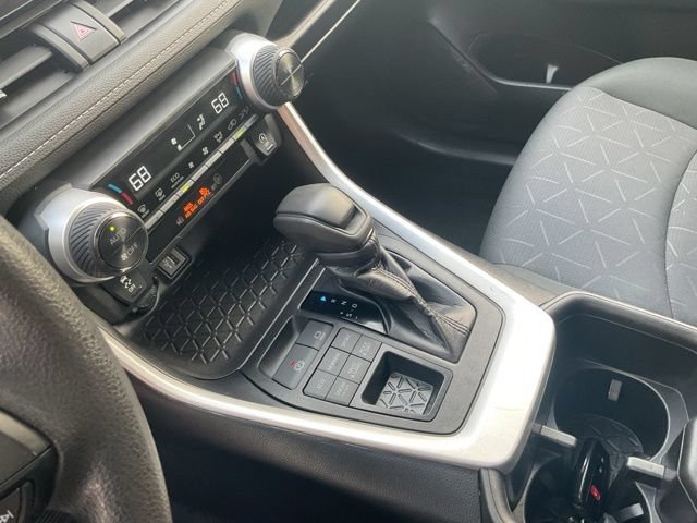 Used 2024 Toyota RAV4 XLE AWD/4WD image 16