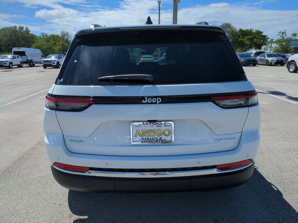 New 2025 Jeep Grand Cherokee Laredo AWD/4WD image 6
